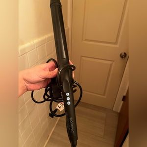 Bio Ionic Long Barrel Curling Iron 1.25 inches